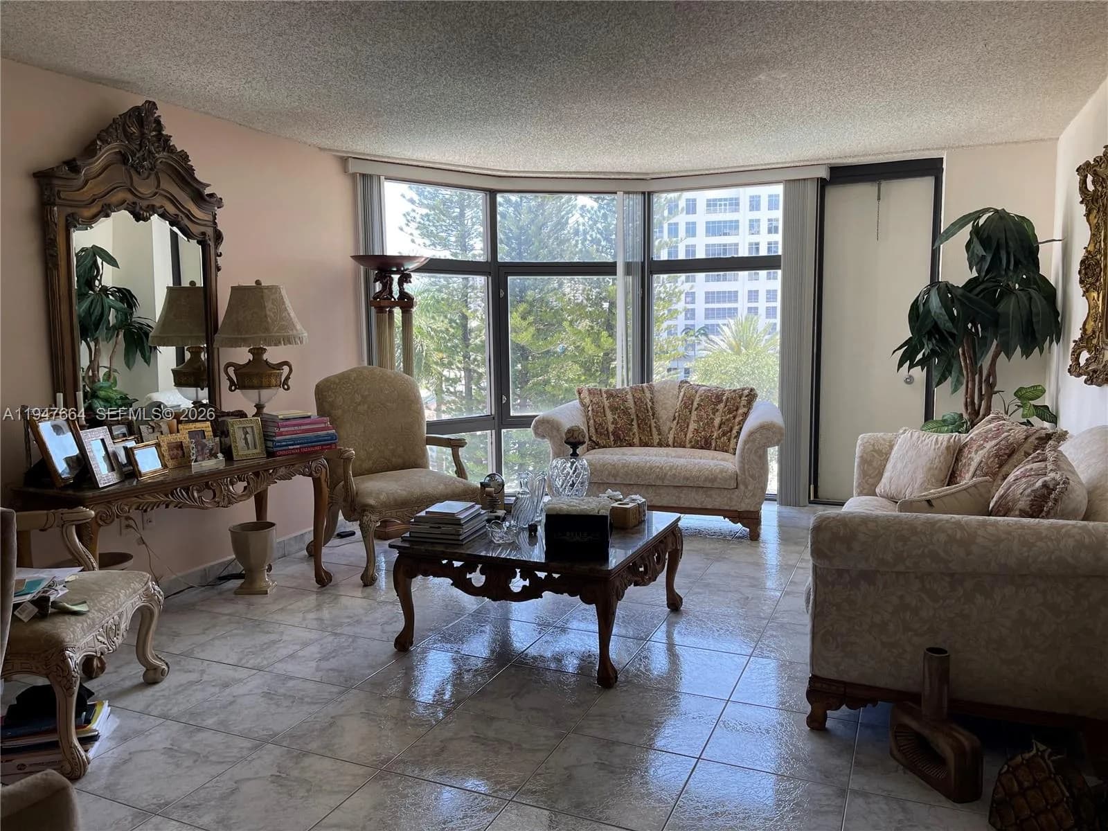 20100 W Country Club Dr # 507, Aventura, FL 33180