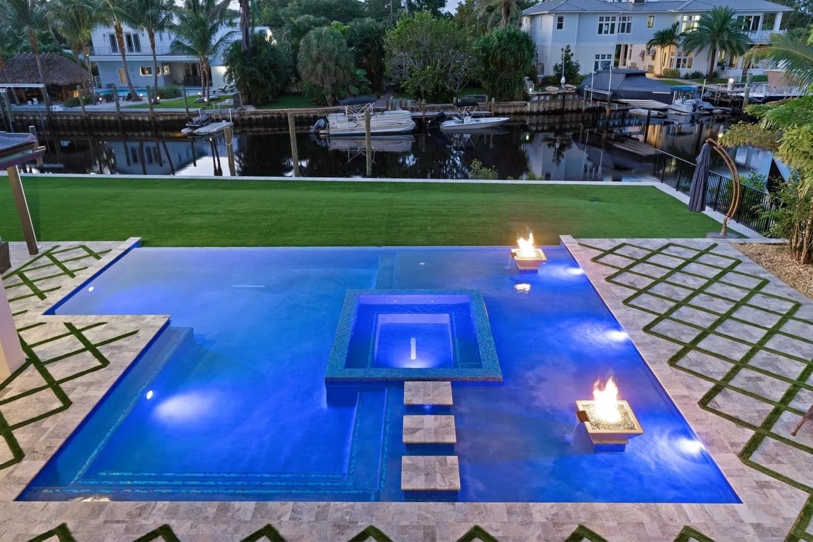 261 Old Jupiter Beach Road, Jupiter FL 33477