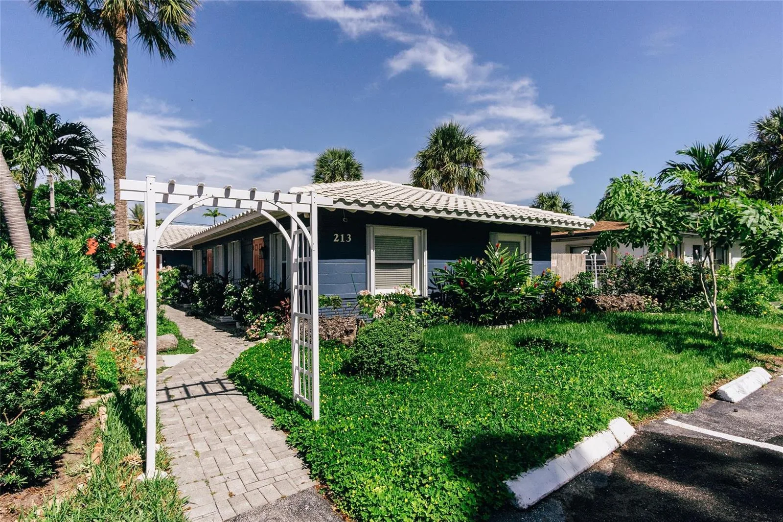 213 Hibiscus Avenue, Pompano Beach FL 33062