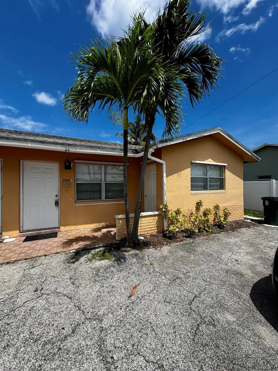 2824 N Dixie Highway, Boca Raton FL 33431