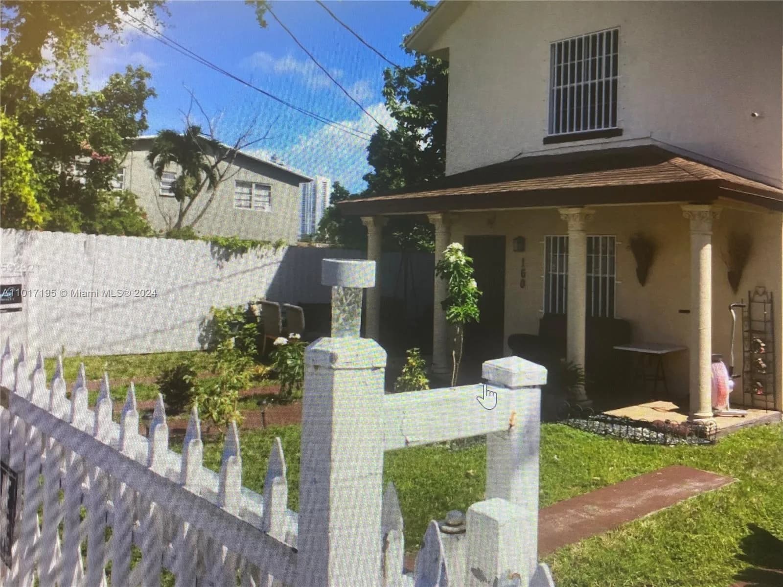160 NW 27th St, Miami FL 33127