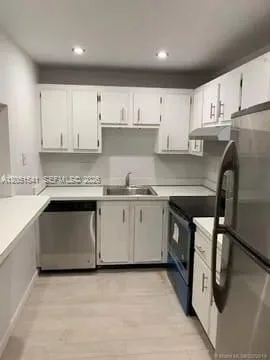 4168 Inverrary Dr # 305, Lauderhill, FL 33319
