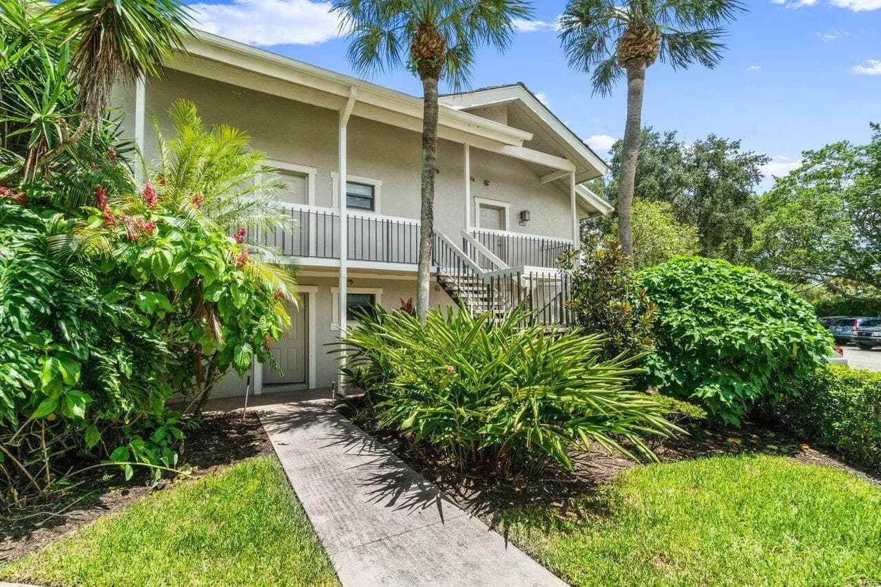 11863 Wimbledon Circle # 406, Wellington FL 33414