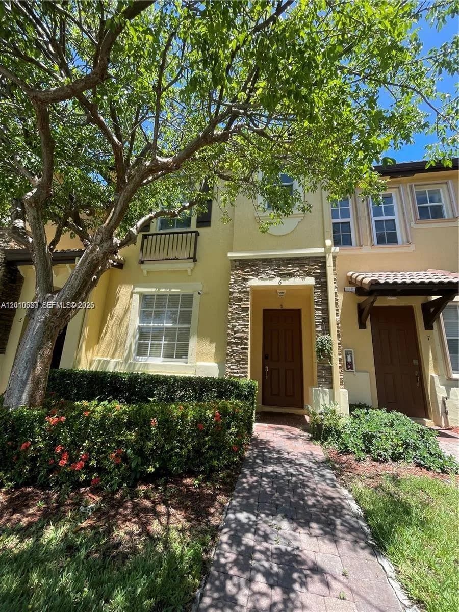 9353 SW 227th St # 6-21, Cutler Bay, FL 33190