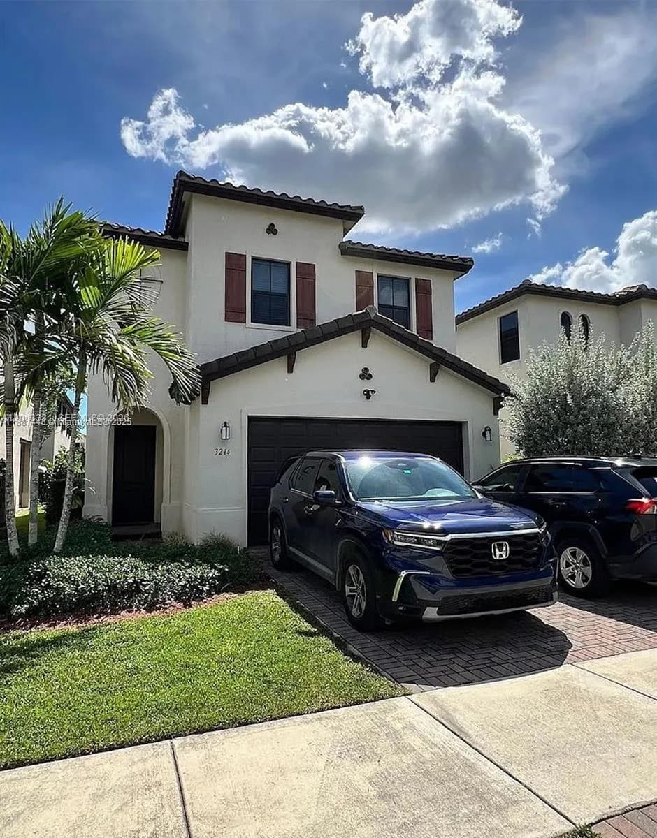 3214 W 97th St # 3214, Hialeah, FL 33018