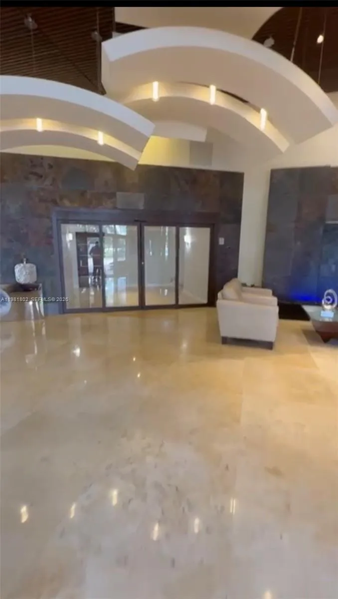 3300 NE 191st St # 801, Aventura FL 33180