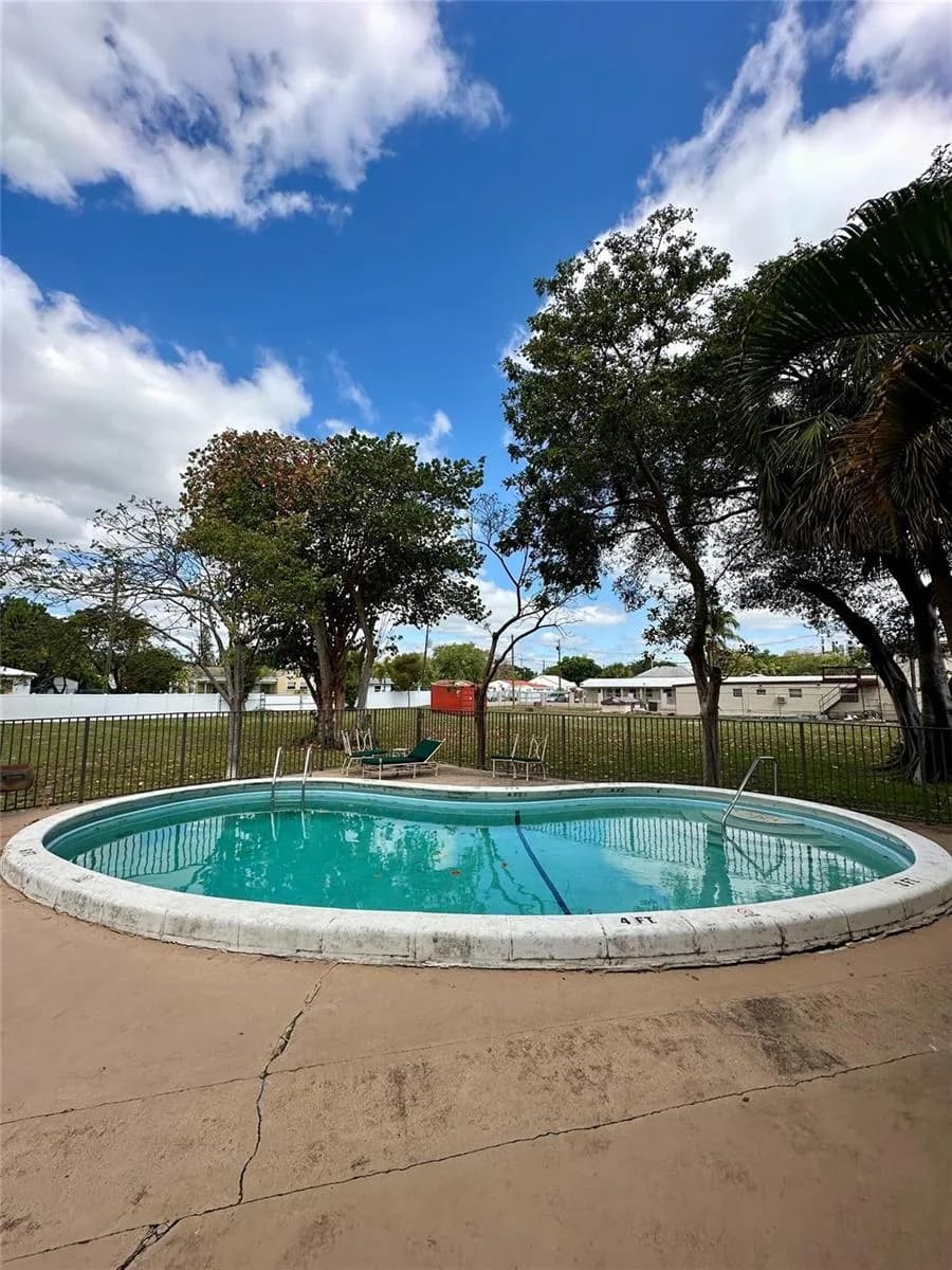 348 S Federal Highway # 2, Dania Beach FL 33004