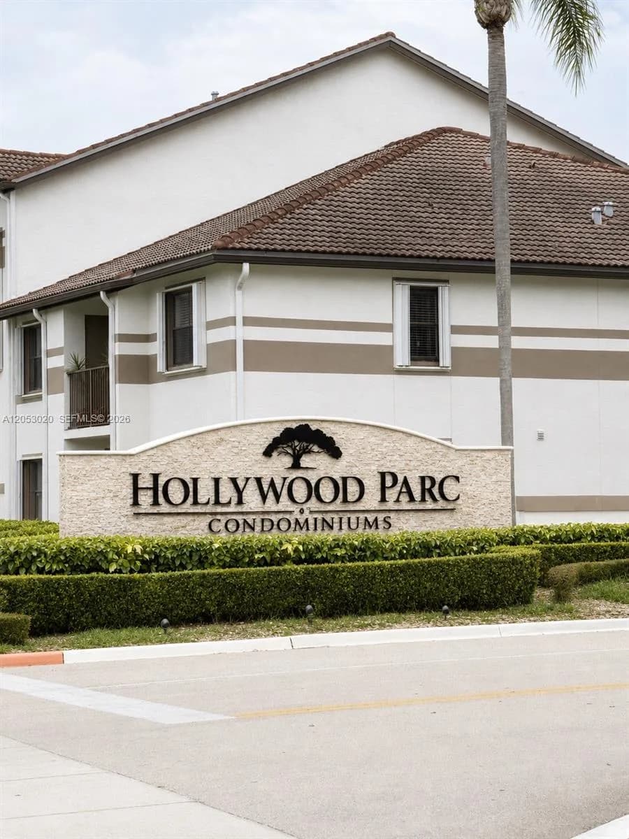 530 S Park Rd # 24-11, Hollywood FL 33021