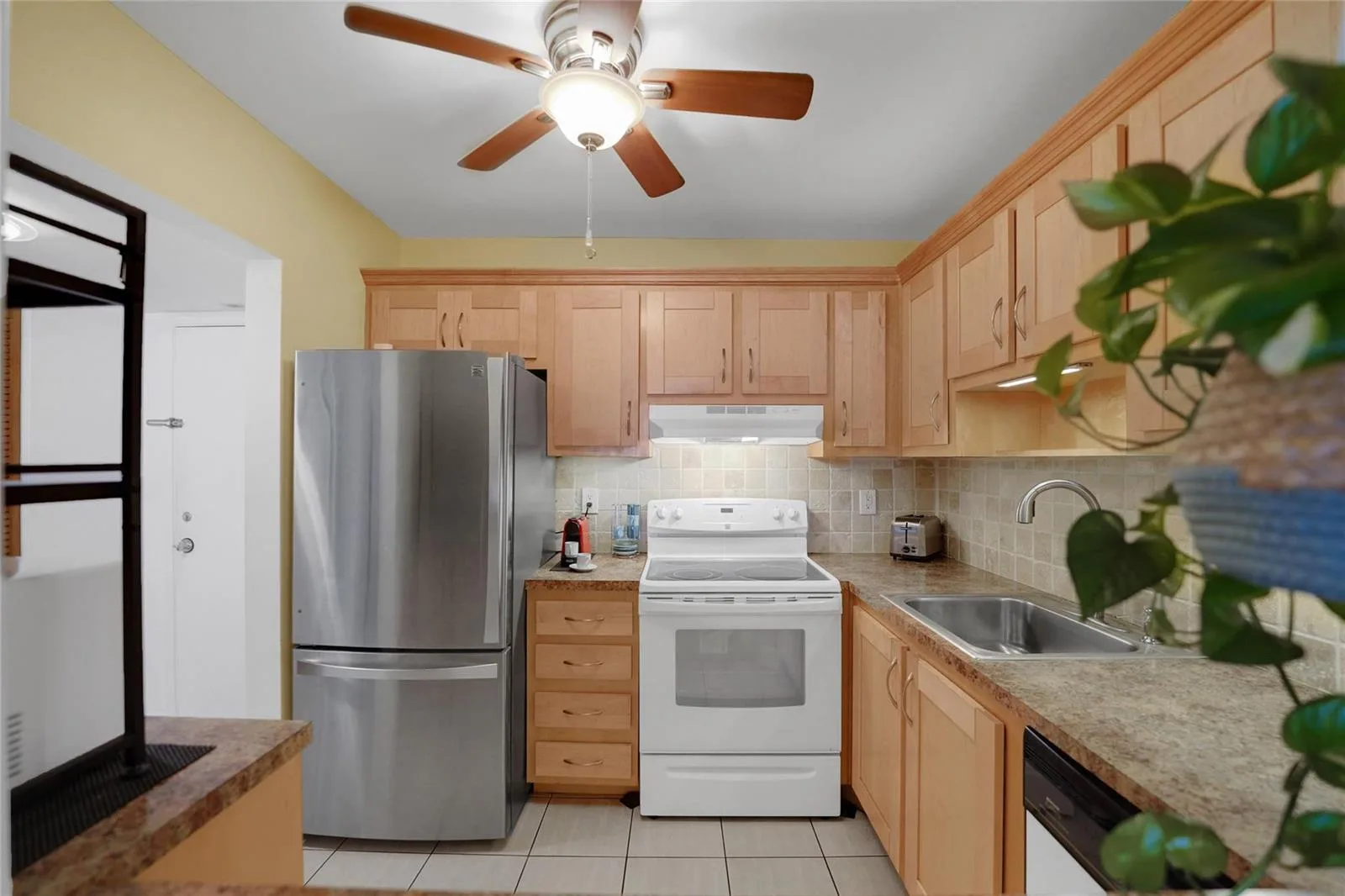 257 S Cypress Road # 401, Pompano Beach, FL 33060
