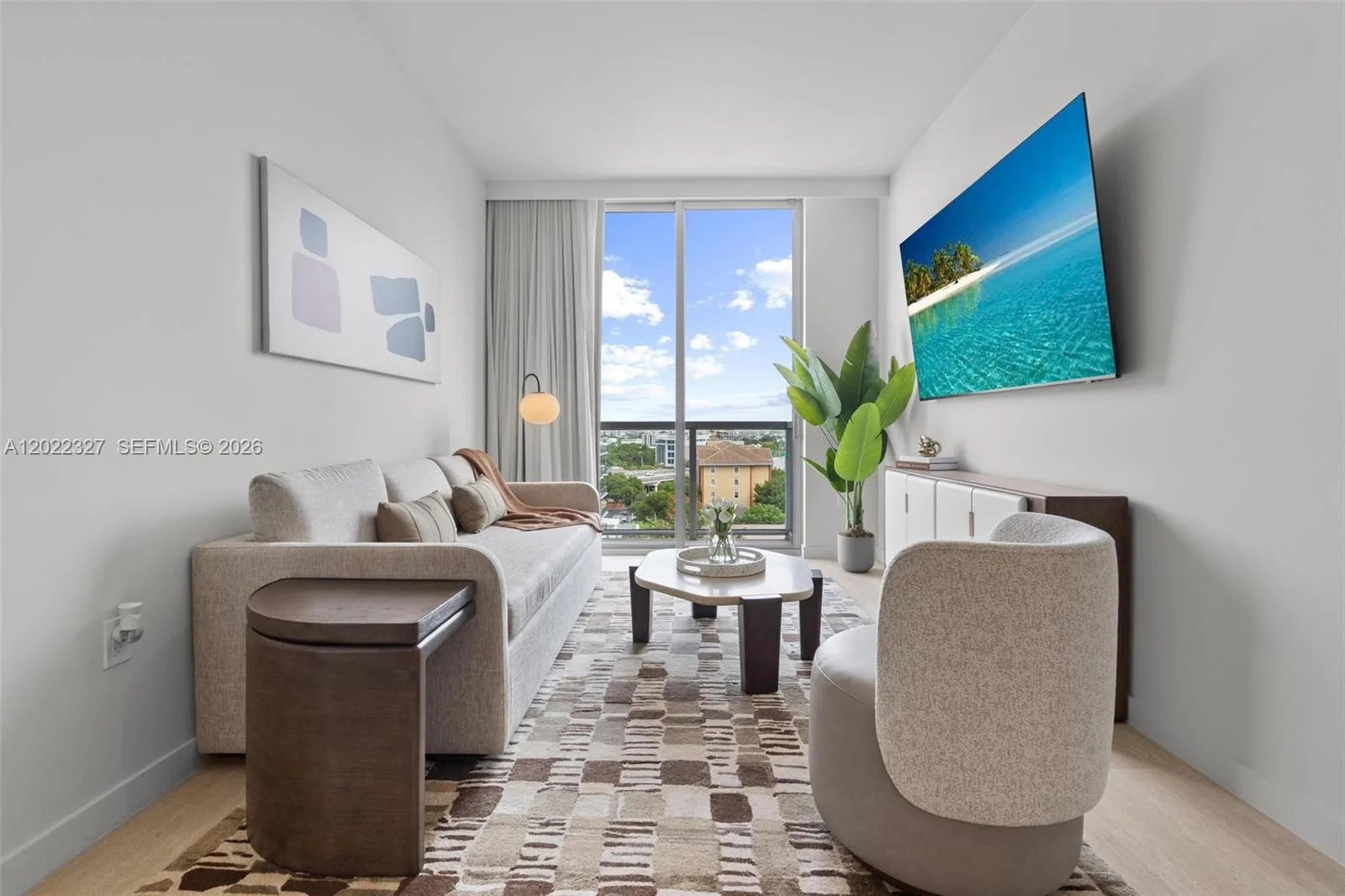 1611 SW 2nd Ave # 817, Miami, FL 33129