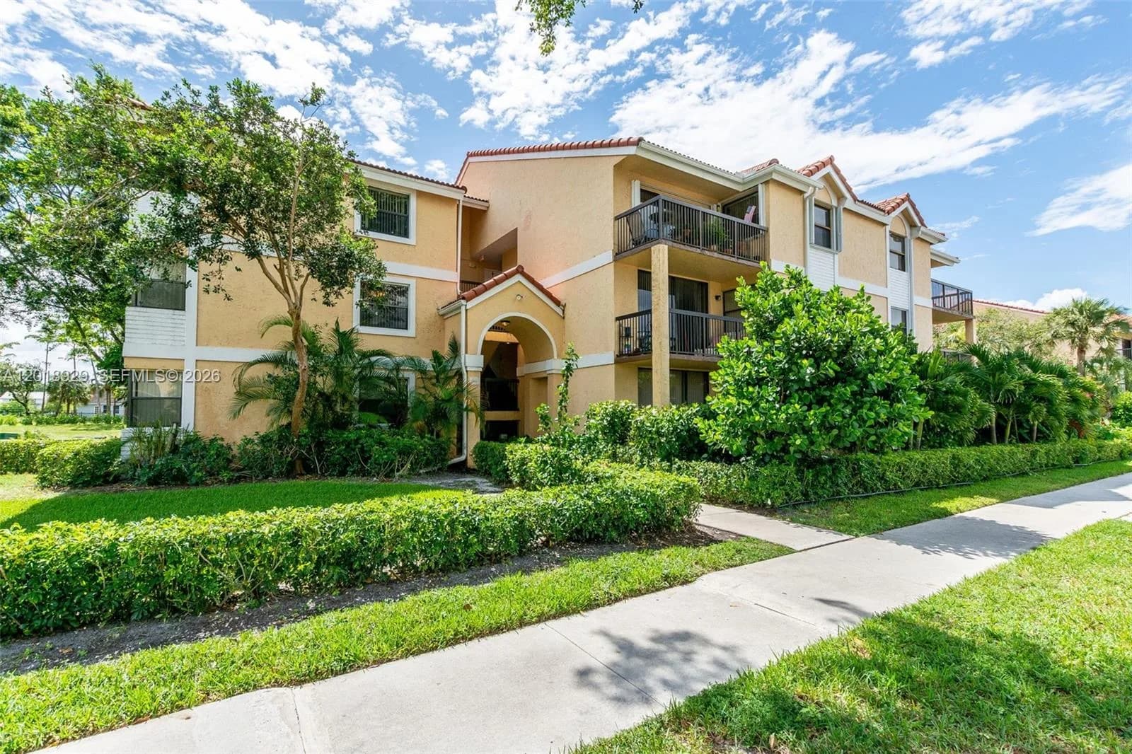 5721 Riverside Dr # 202B5, Coral Springs FL 33067
