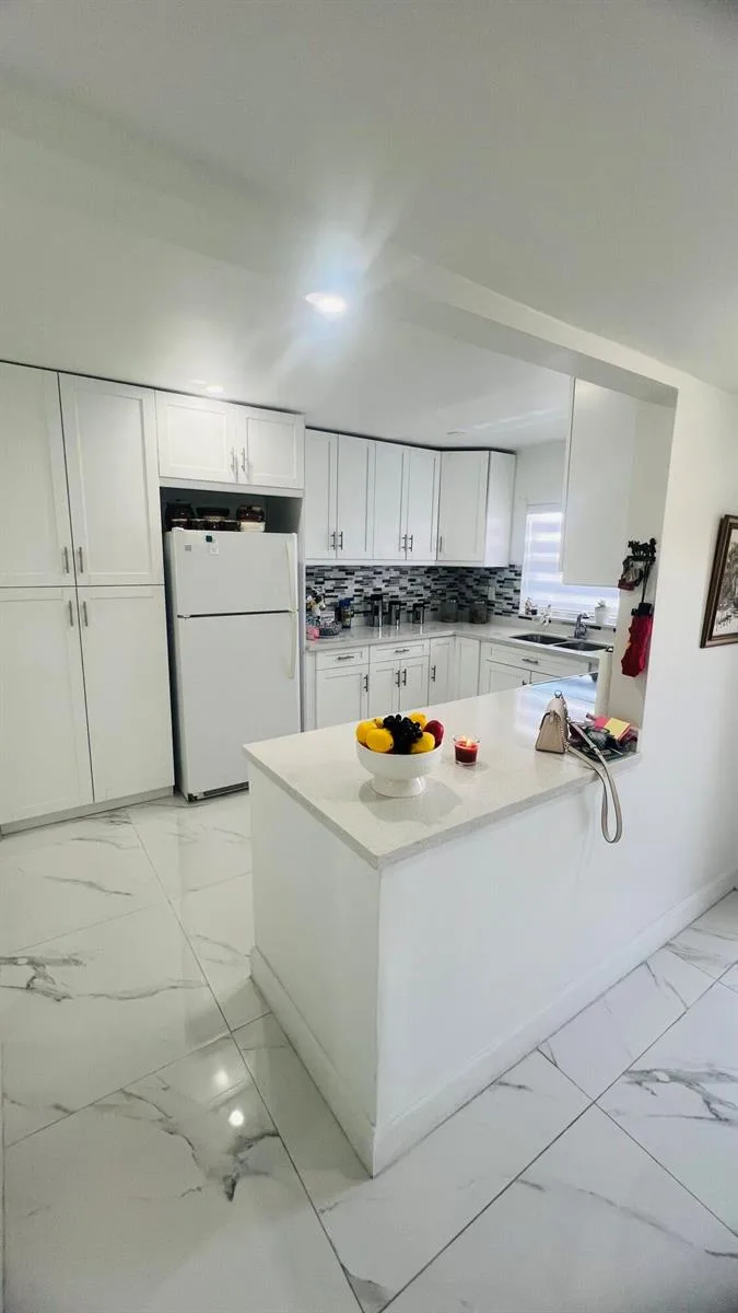 9330 S Sunrise Lakes Boulevard # 304, Sunrise FL 33322