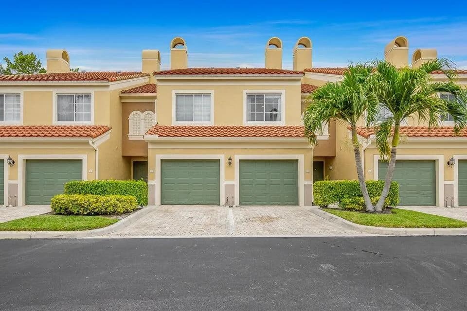 11785 St Andrews Place # 104, Wellington FL 33414