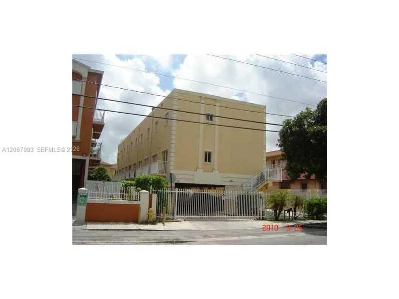 928 SW 3 # 207, Miami, FL 33130