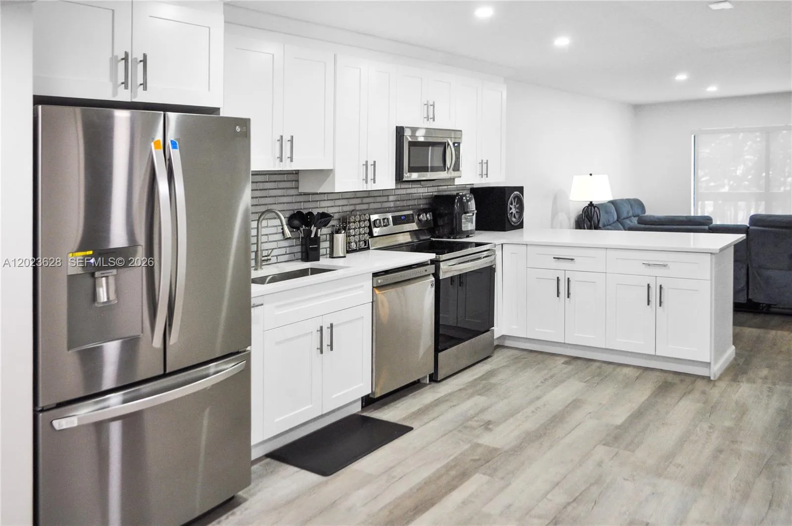 1021 Mockingbird Ln # 202, Plantation FL 33324