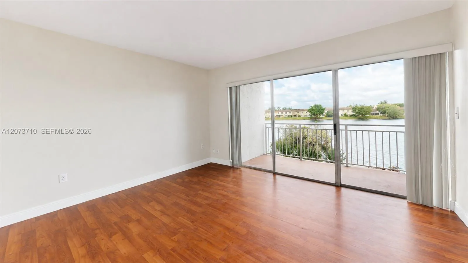 9363 Fontainebleau Blvd # H205, Miami, FL 33172