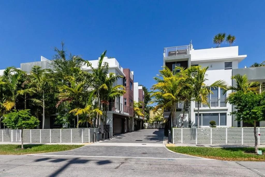 700 NE 14th Avenue # 208, Fort Lauderdale FL 33304