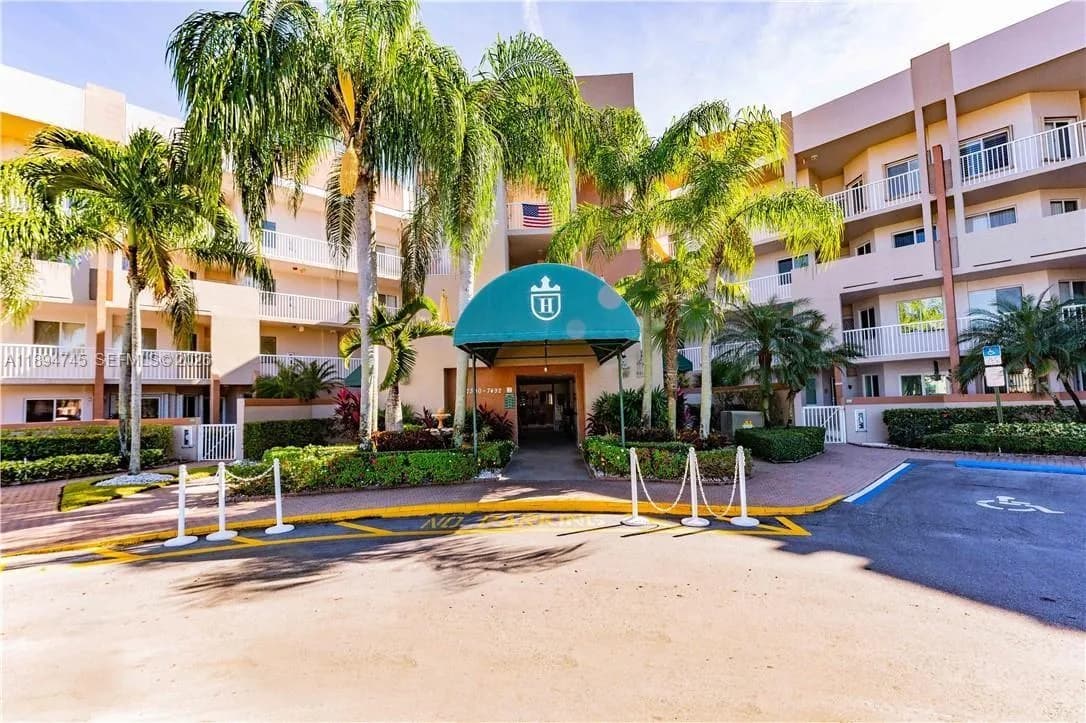 7440 Granville Dr # 213, Tamarac FL 33321