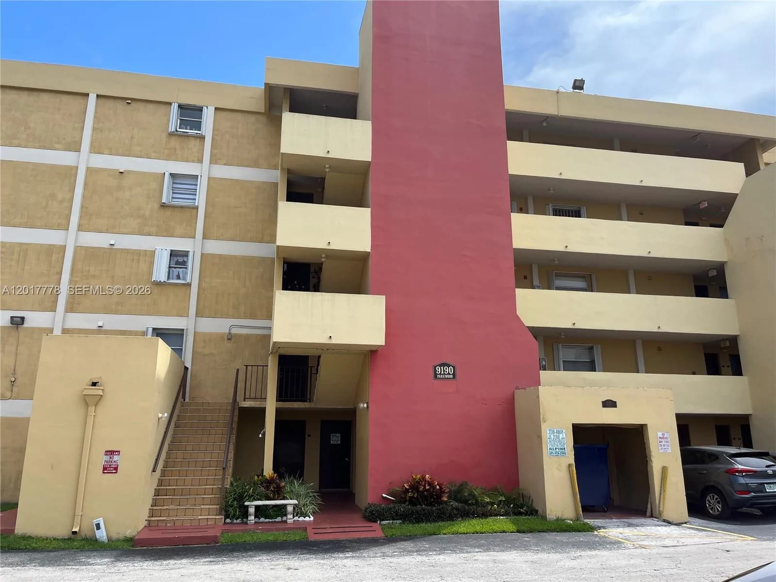 9190 Fontainebleau Blvd # 202, Miami, FL 33172