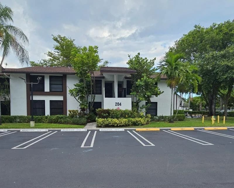 204 Lake Pointe Drive # 107, Oakland Park FL 33309