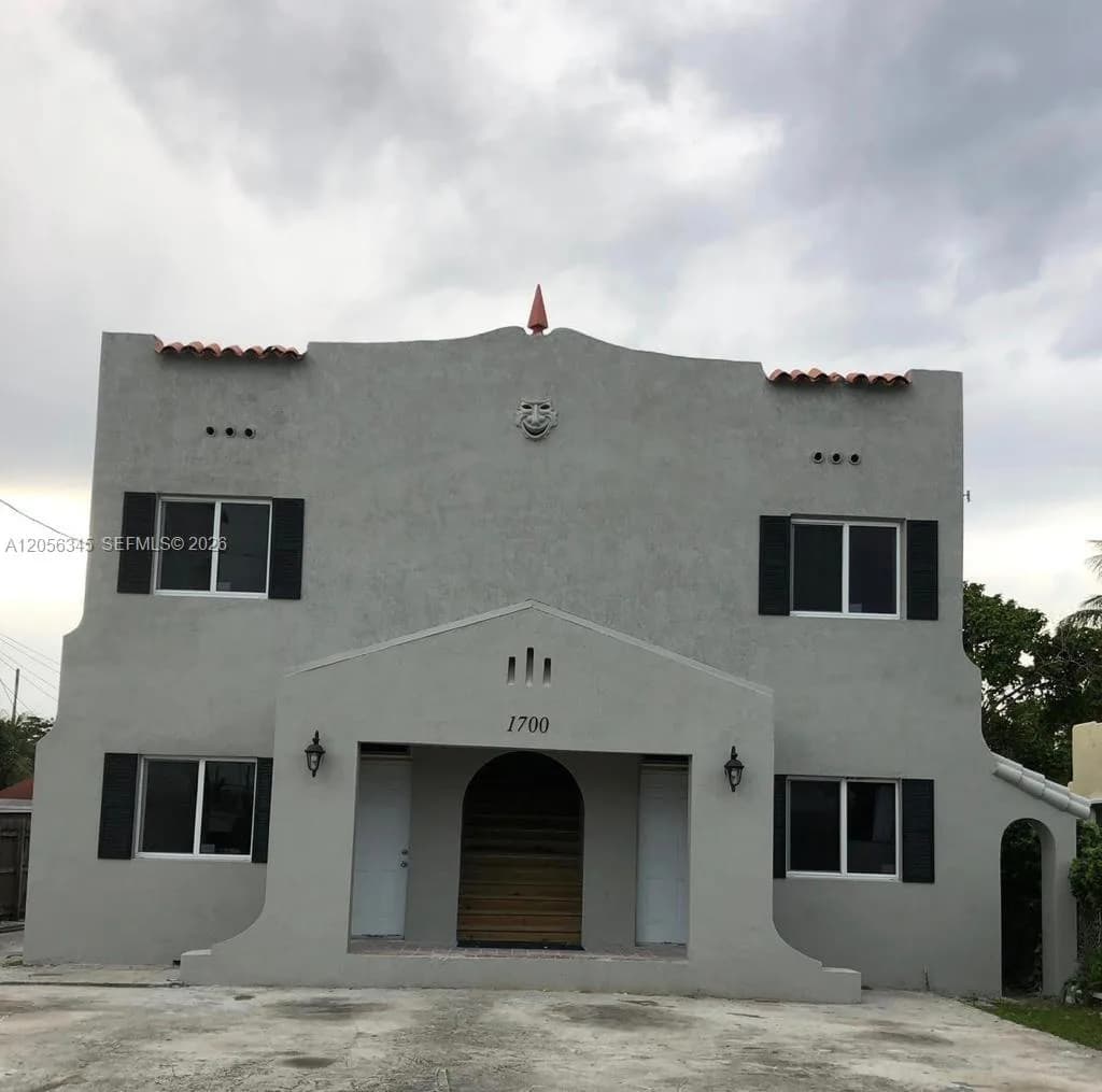 1700 NW 22 CT # 5, Miami, FL 33125