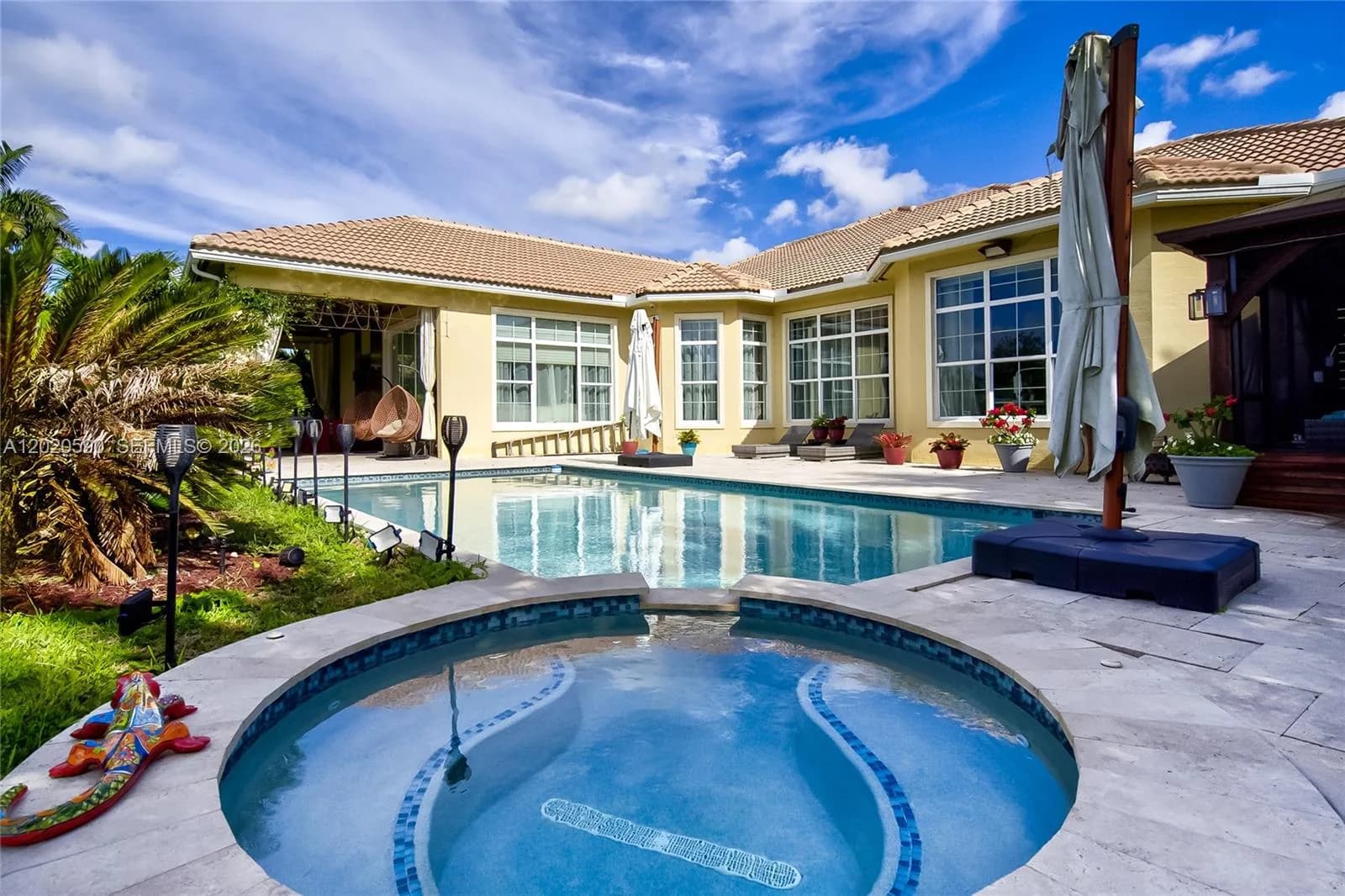 5703 N Sterling Ranch Dr, Davie FL 33314