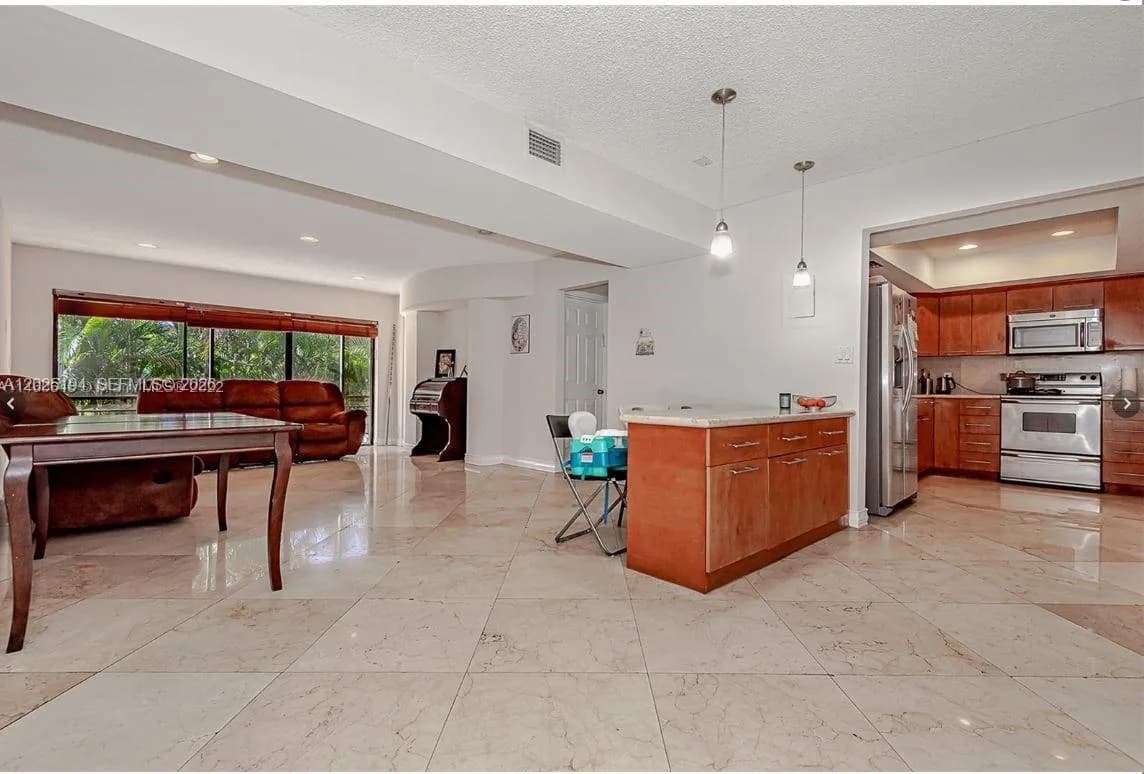 4000 N Hills Dr # 29, Hollywood, FL 33021