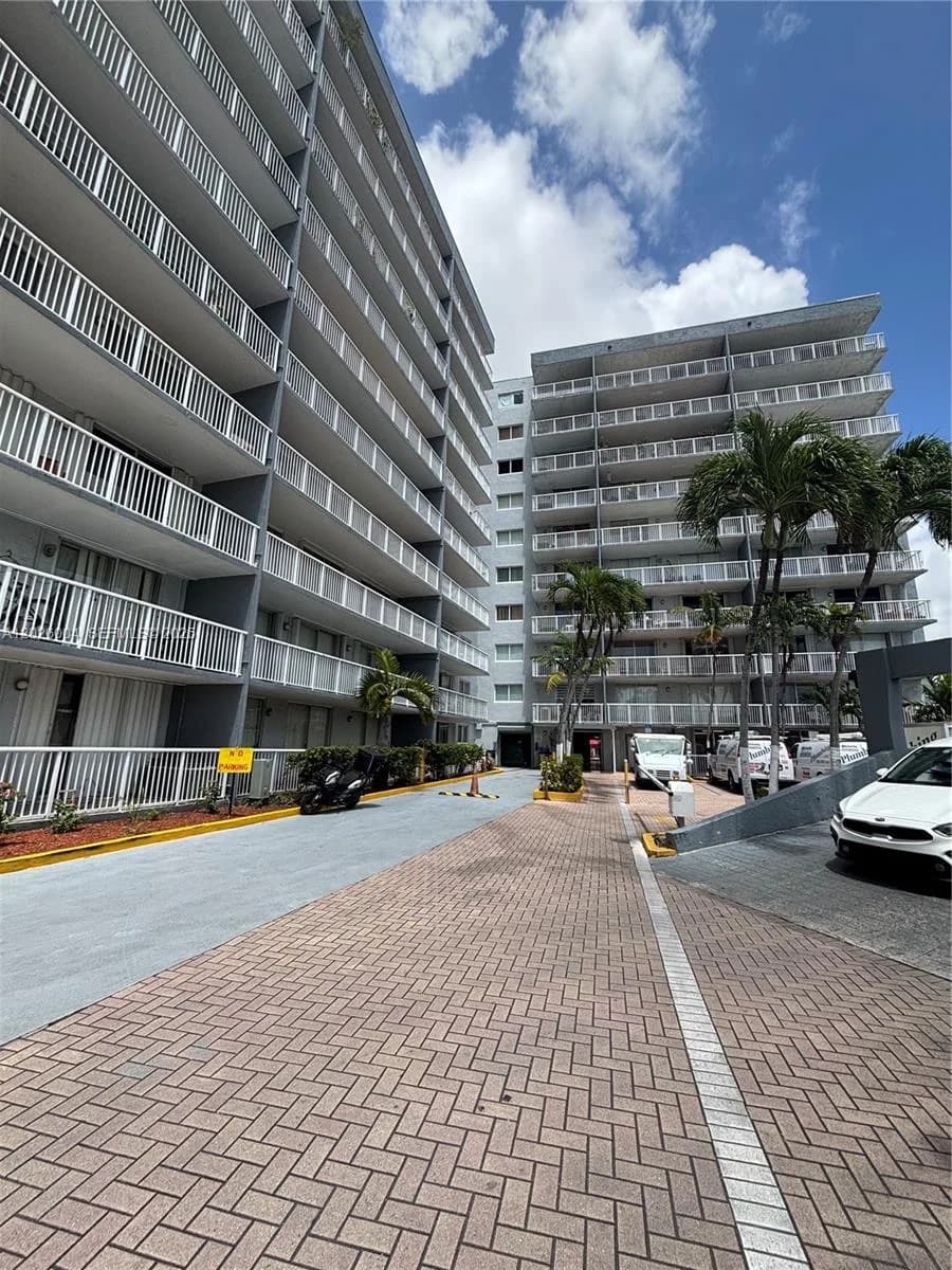 1800 NW 24th Ave # 314, Miami, FL 33125