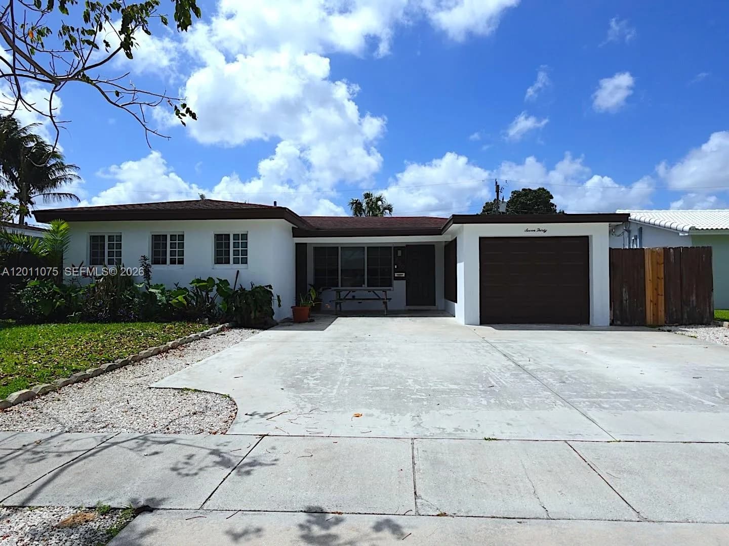 730 N 73rd Ave, Hollywood FL 33024