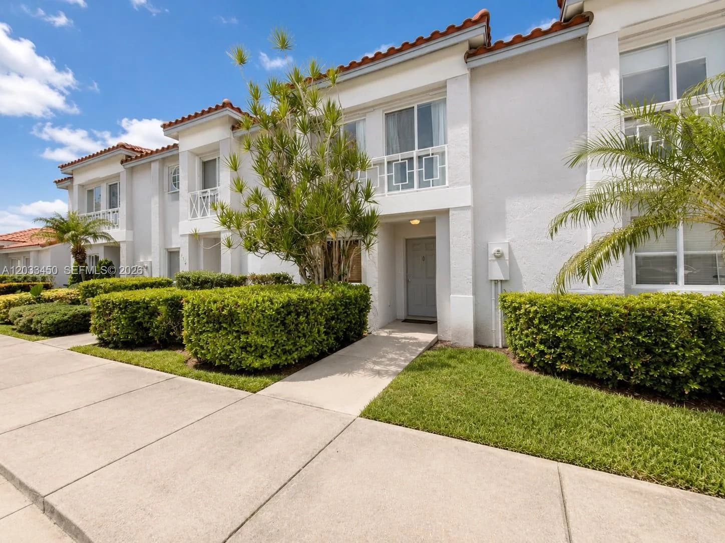 532 NW 208th Ter, Pembroke Pines FL 33029