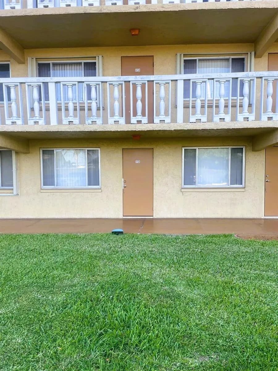100 Village Green Circle E # 112, Palm Springs FL 33461