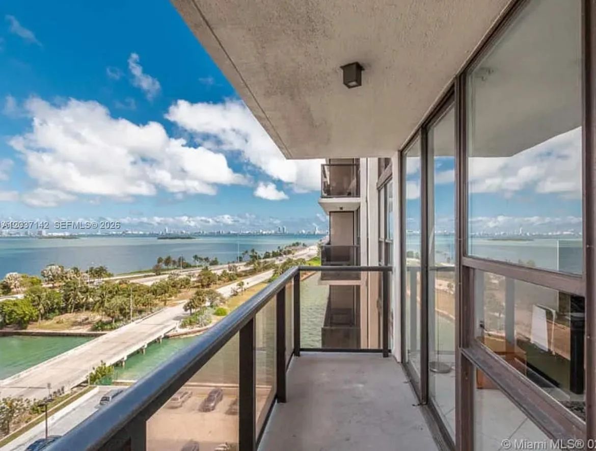 600 NE 36th St # 1006, Miami, FL 33137