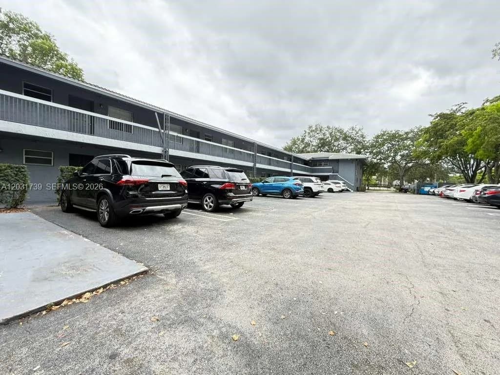 8982 W Sample Rd # 204, Coral Springs FL 33065