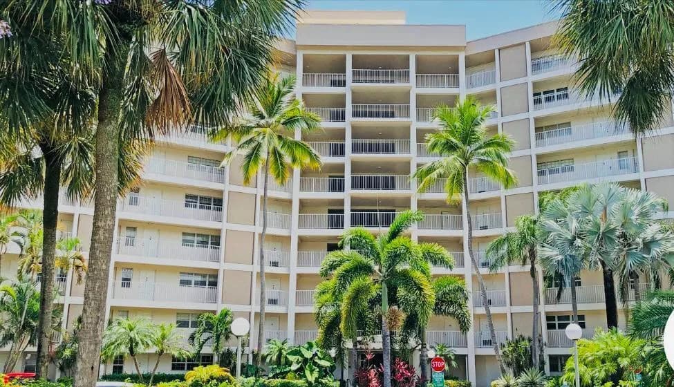 3150 N Palm Aire Drive # 307, Pompano Beach, FL 33069