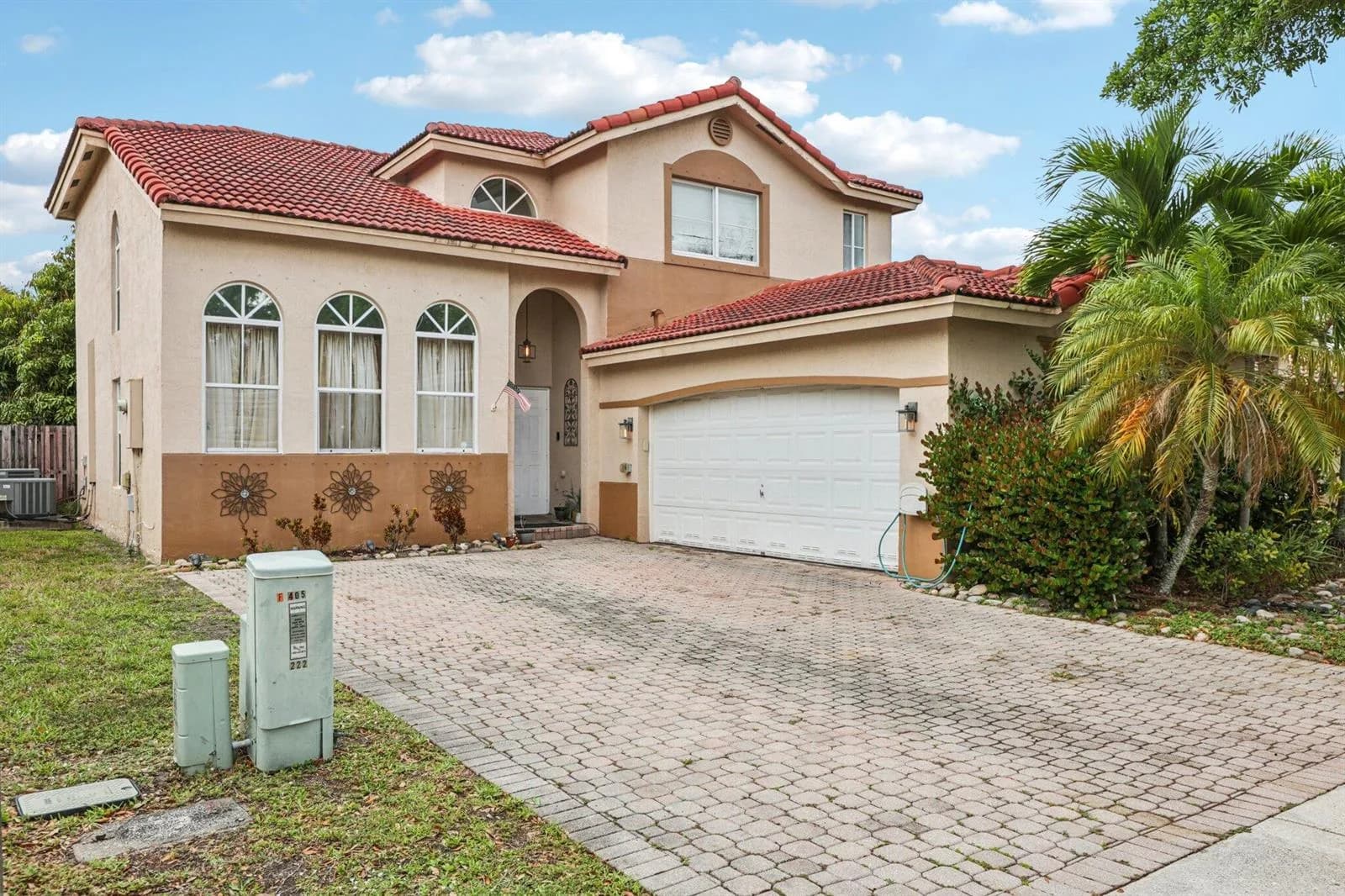 405 E Royal Cove Circle, Davie FL 33325