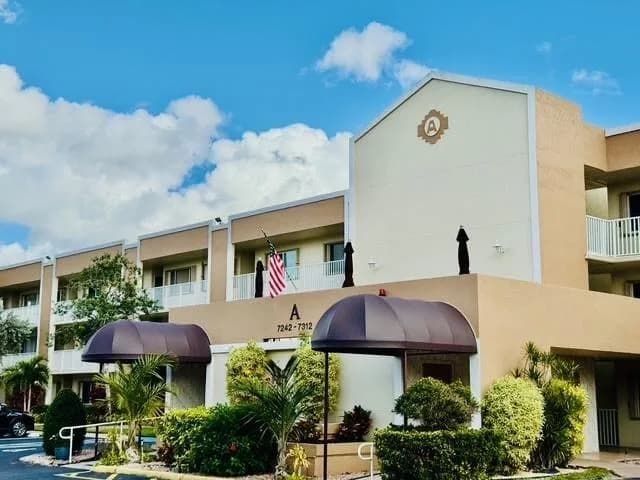 7302 S Devon Drive # 307, Tamarac FL 33321