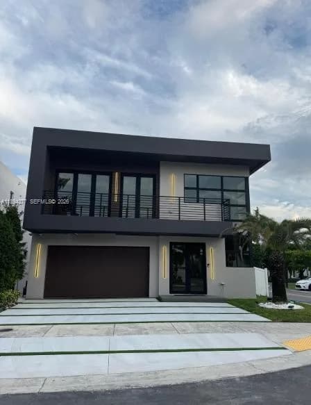 9880 NW 74th Ter, Doral FL 33178