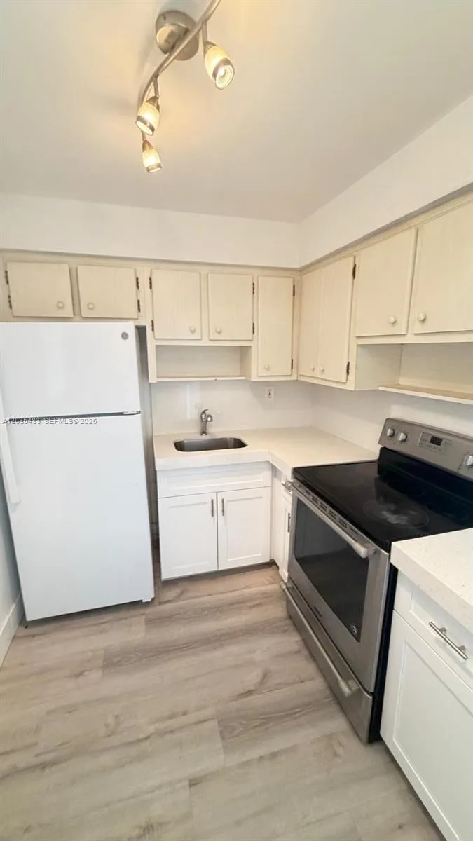 20200 NE 27th Ct # 9, Aventura FL 33180