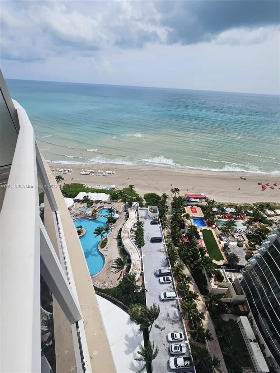 18001 Collins Ave # 2112, Sunny Isles Beach FL 33160