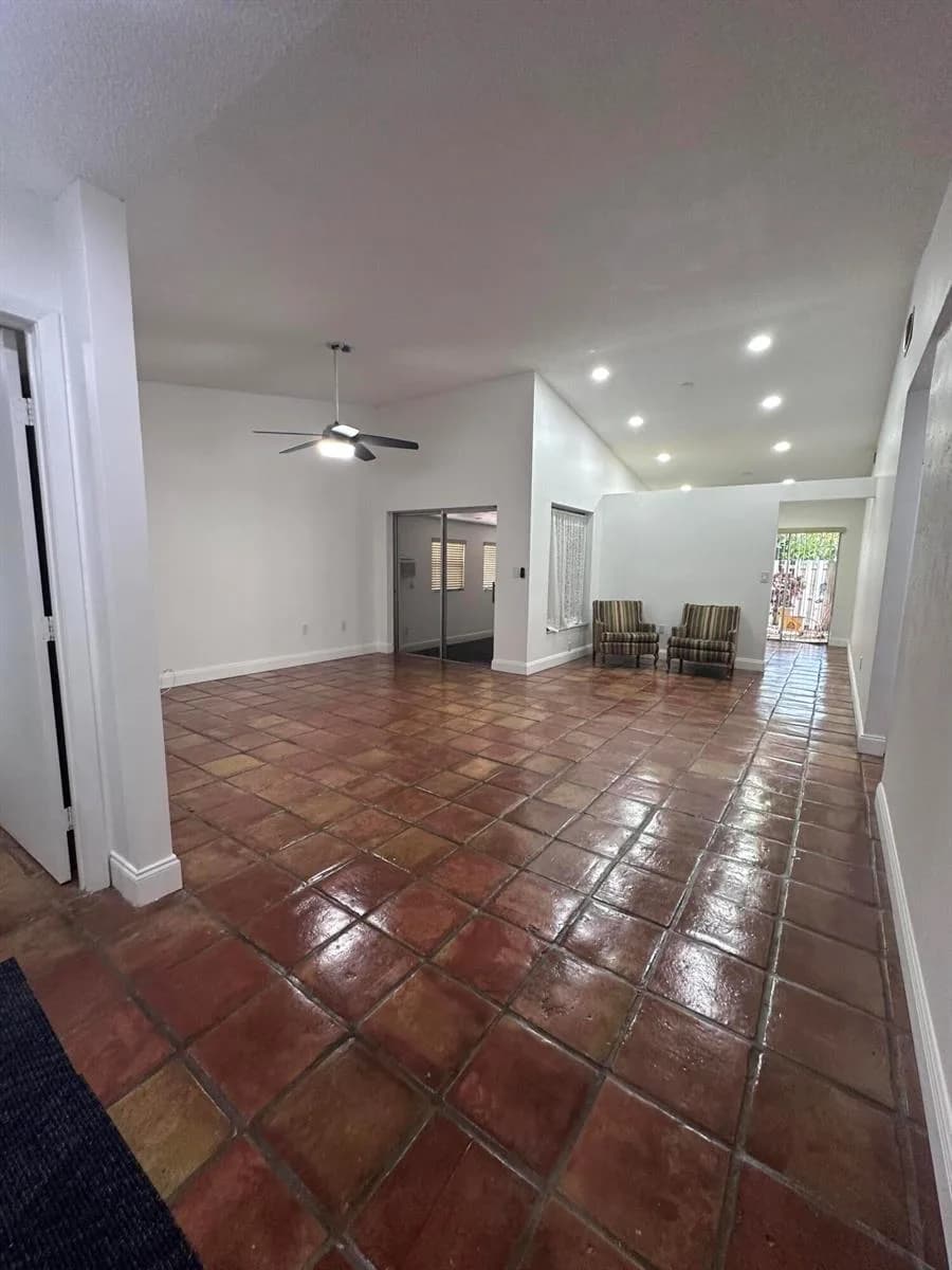 19823 NW 64th Place, Hialeah FL 33015