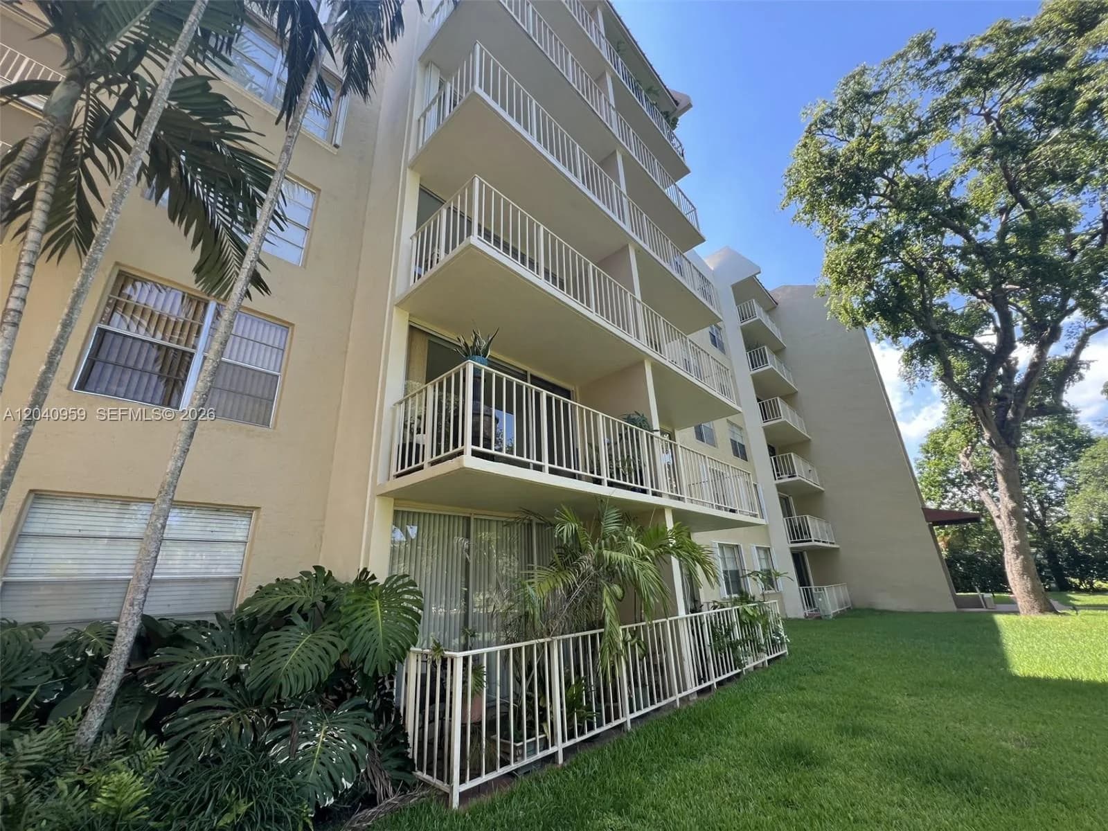 13120 SW 92nd Ave # B-209, Miami, FL 33176