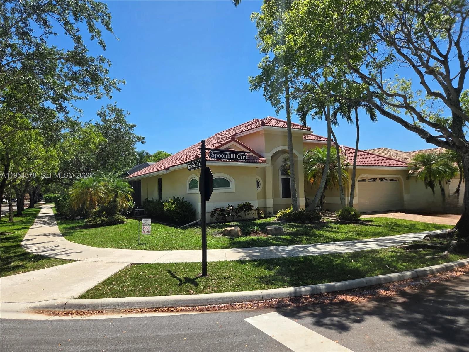 900 Spoonbill Cir, Weston FL 33326