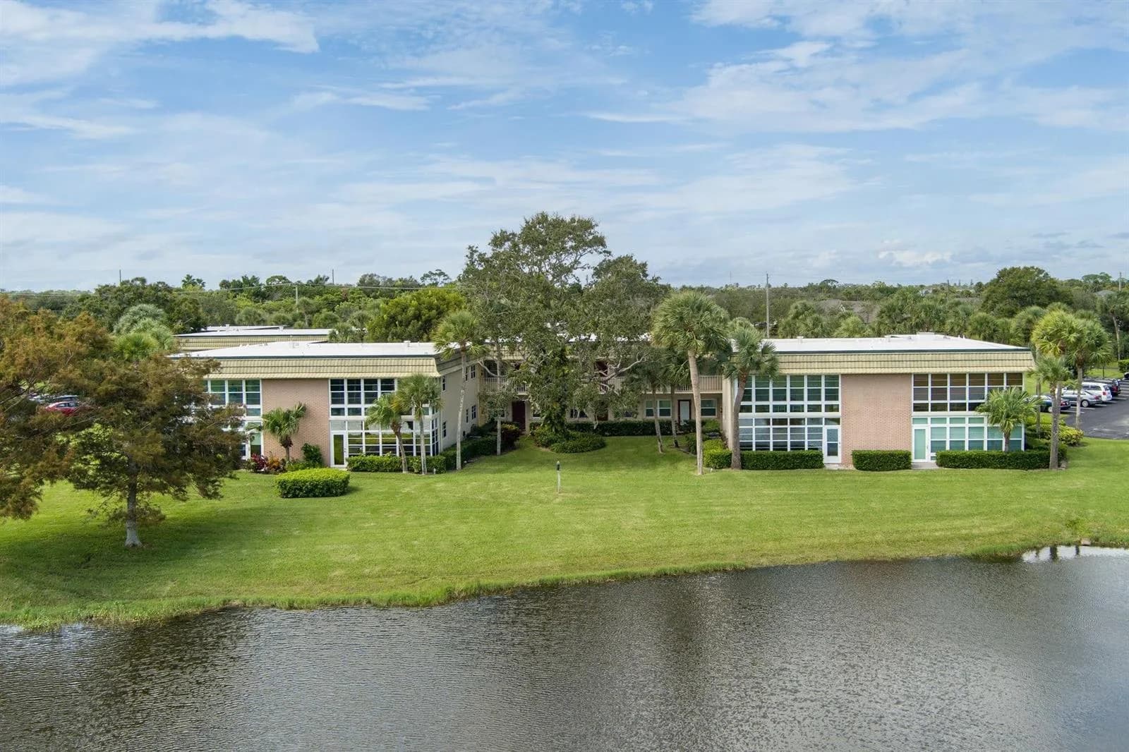 40 VISTA GARDENS Trail # 201, Vero Beach FL 32962
