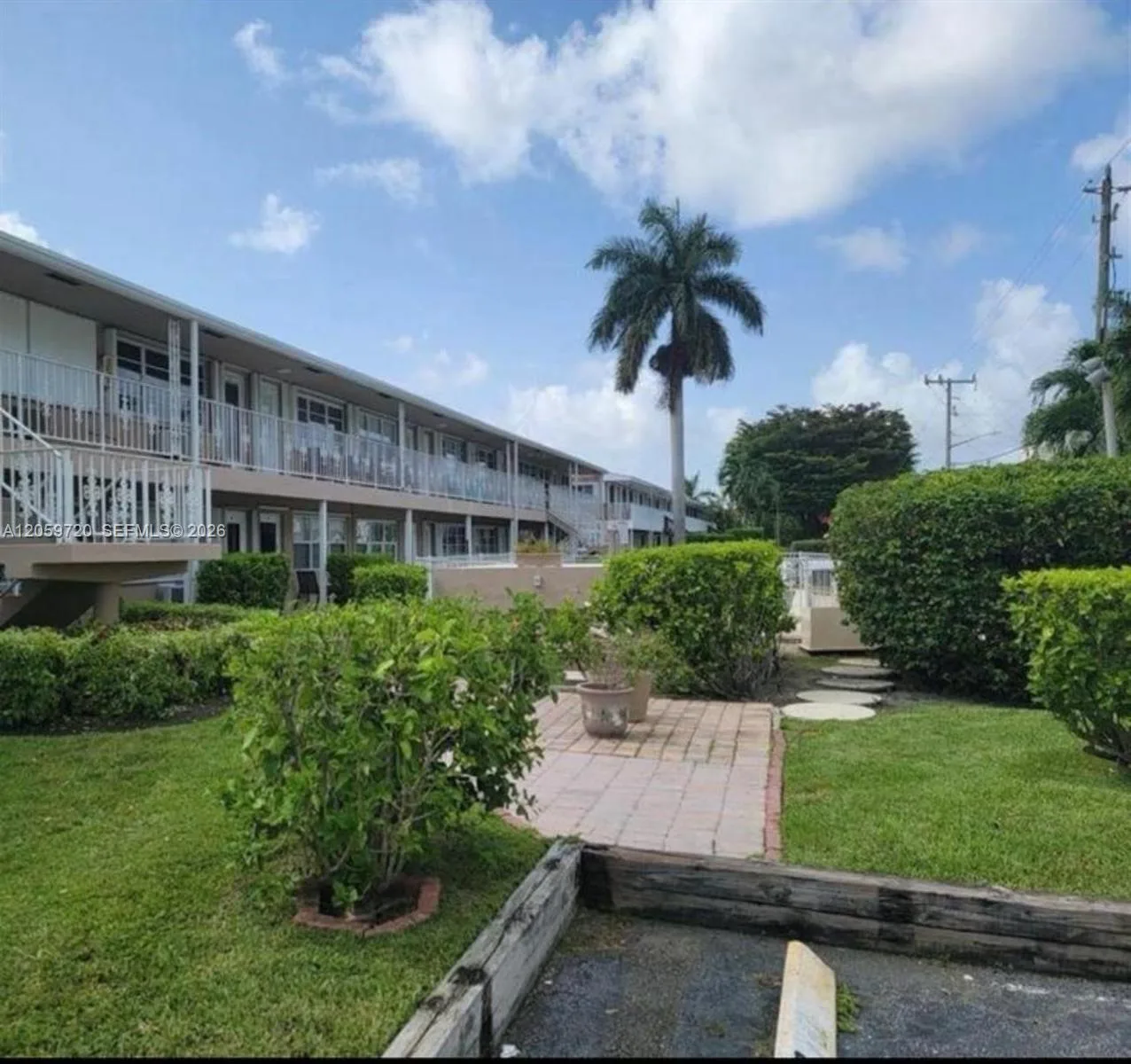 500 Layne Blvd # 14, Hallandale Beach, FL 33009