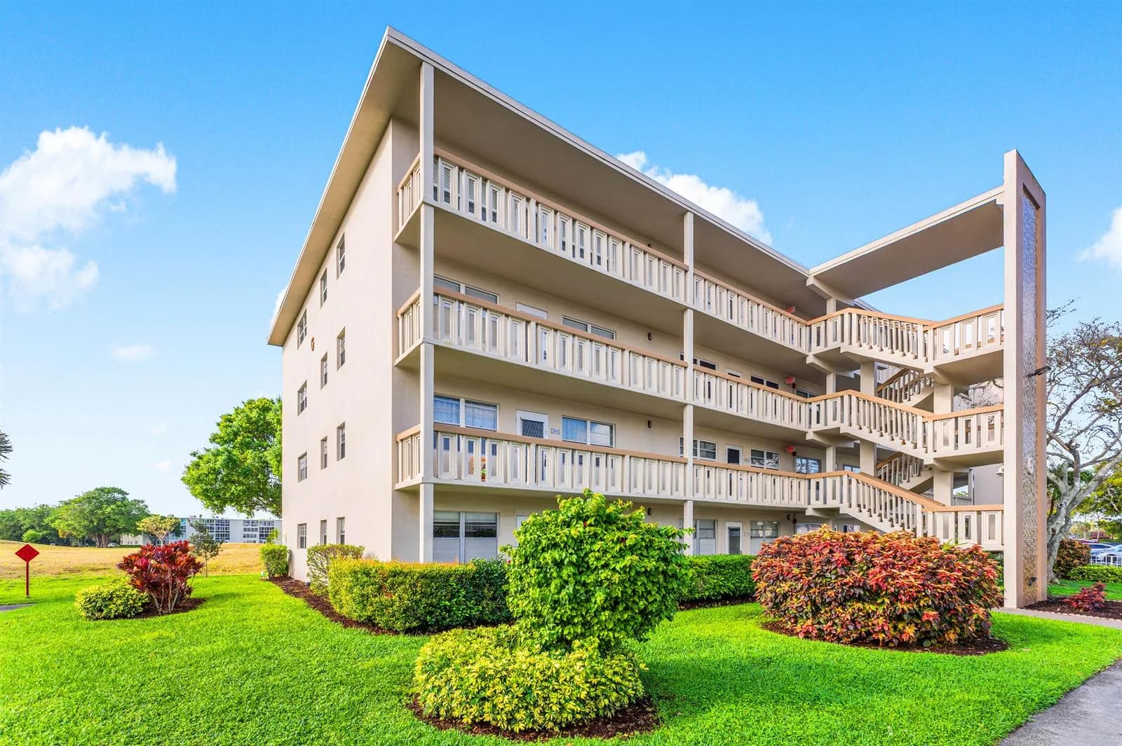 2016 Ventnor Crescent # G, Deerfield Beach FL 33442