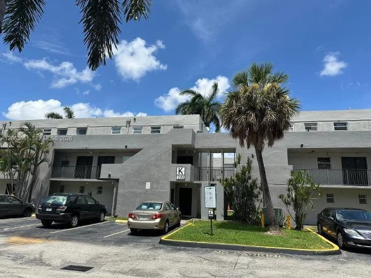 220 NW 87th Ave # K108, Miami, FL 33172