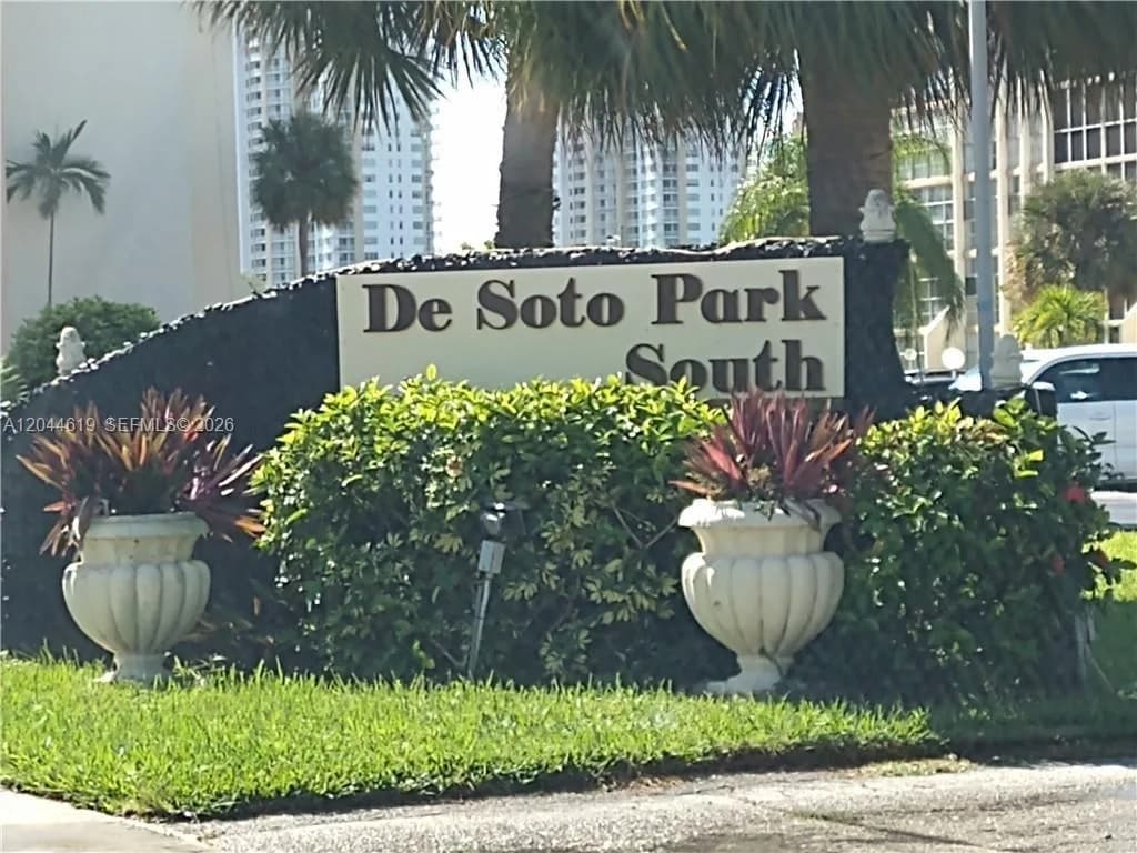 601 Three Islands Blvd # 517, Hallandale Beach FL 33009