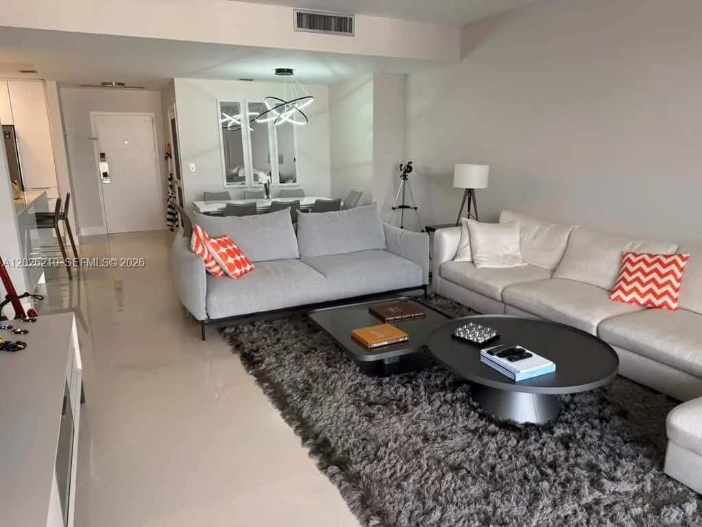 2500 Parkview Dr # 2518, Hallandale Beach FL 33009