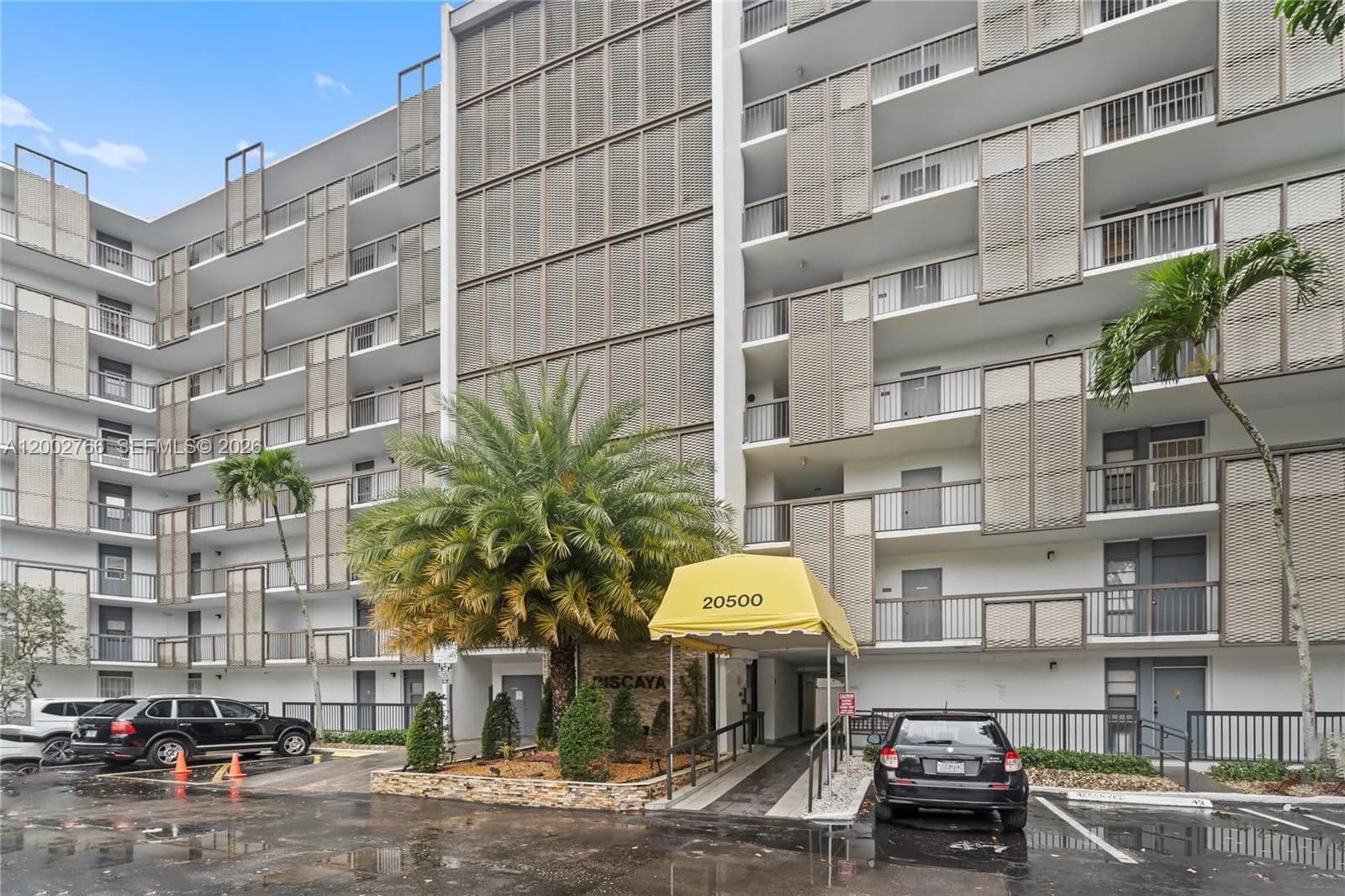 20500 W Country Club Dr # 405, Aventura, FL 33180