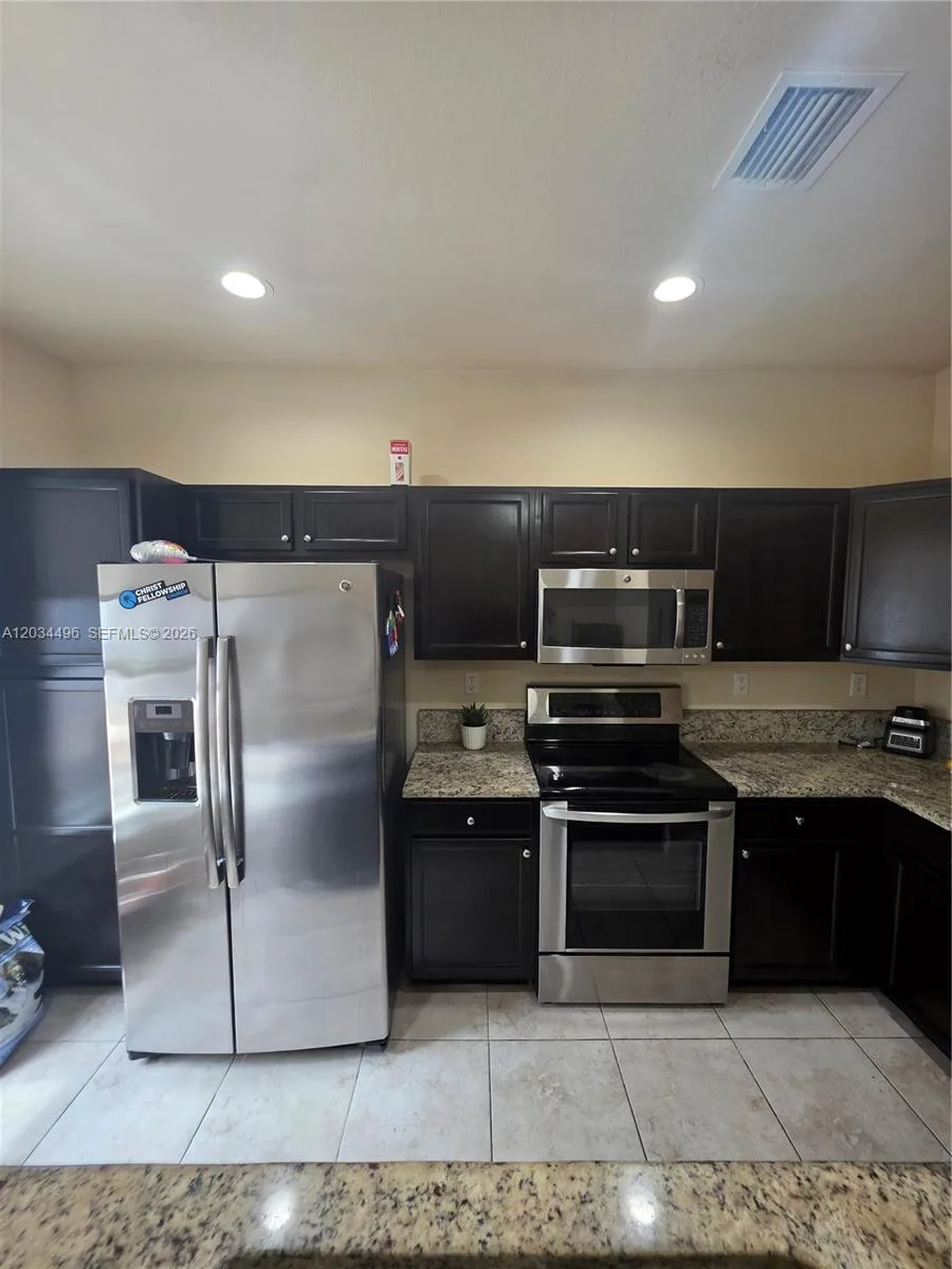 9424 SW 171st Pl, Miami, FL 33196